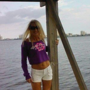 Meet your Posher, Ella